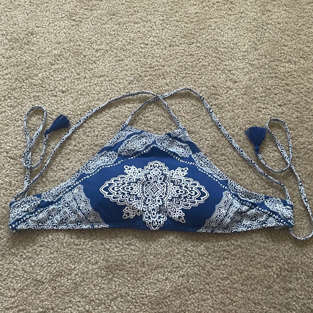 NWOT Boho blue & white bikini top - Picture 2 of 5
